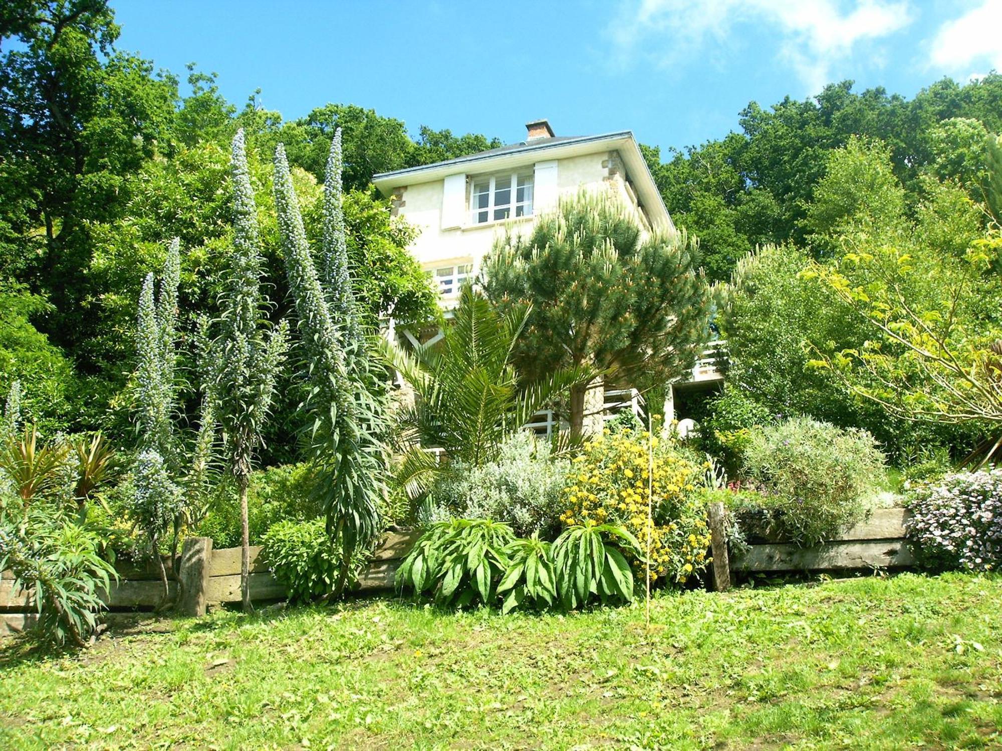 Gite La Bertichere 3 Etoiles Saint-Jean-le-Thomas Exterior photo